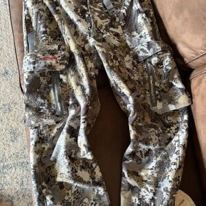 LARGE Sitka Stratus Pants - Excellent Condition -Optifade Elevated II